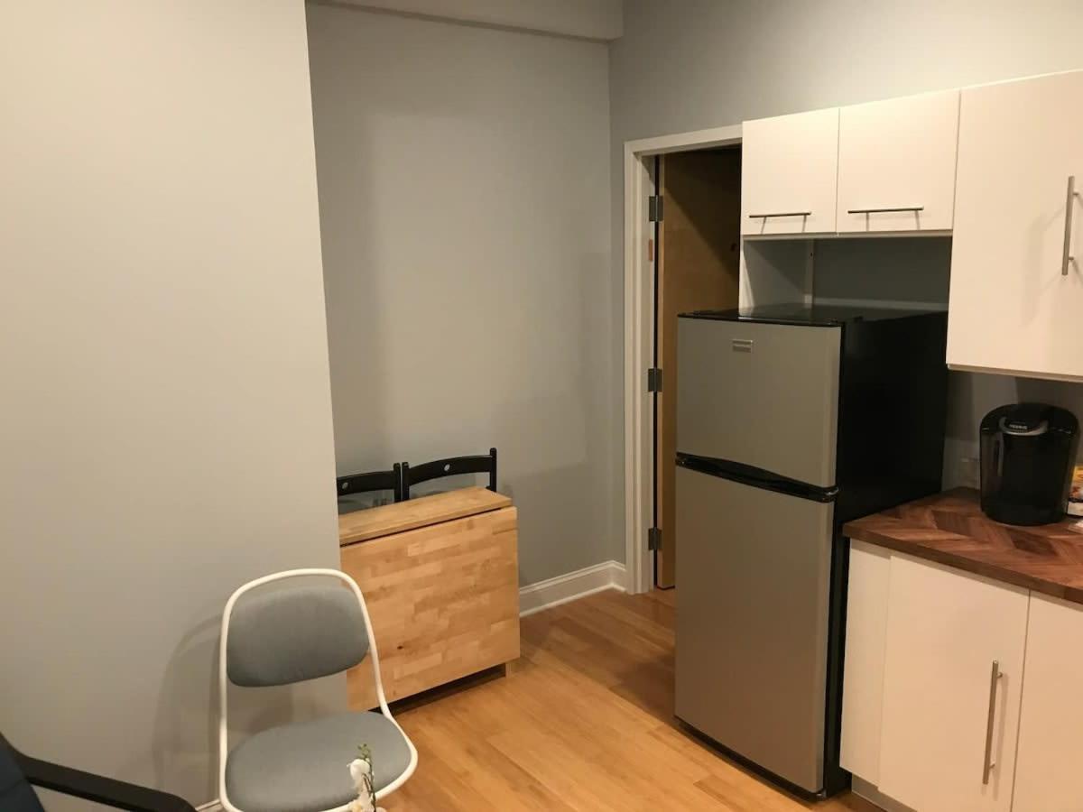 Private Room With Private Bathroom Данбъри Екстериор снимка