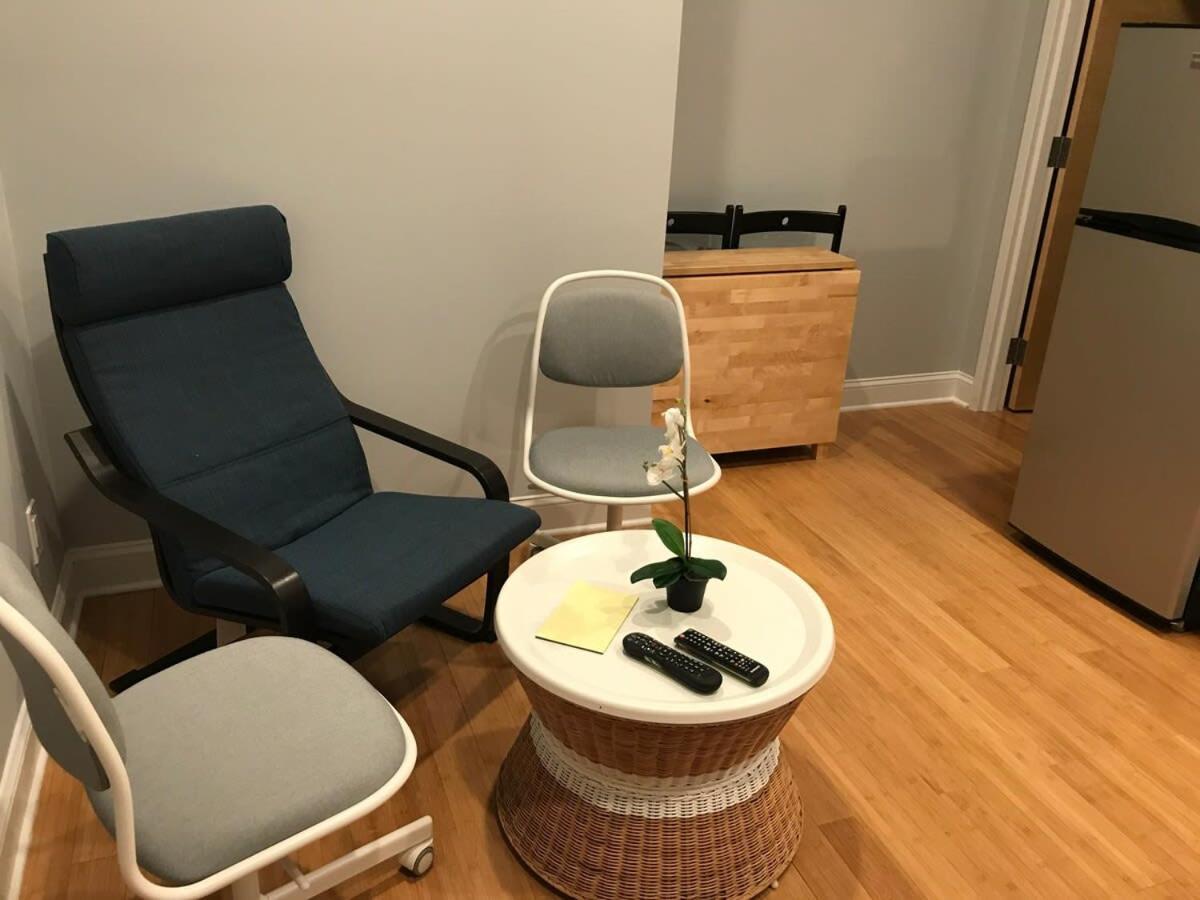 Private Room With Private Bathroom Данбъри Екстериор снимка